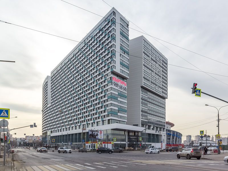 Вид на комплекс с улицы Авиаконструктора Сухого. Фото от 12.03.2017 г.