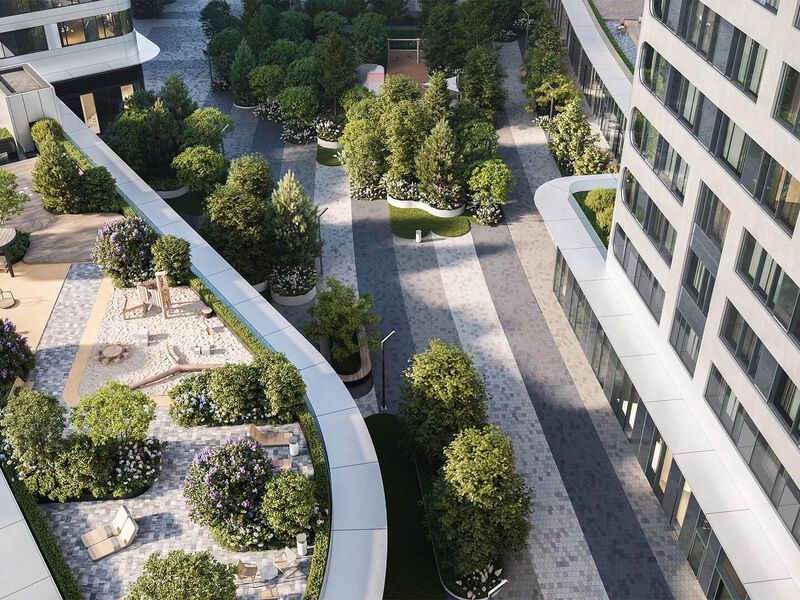 Благоустроенный парк с разнообразными зонами отдыха для взрослых и детей.