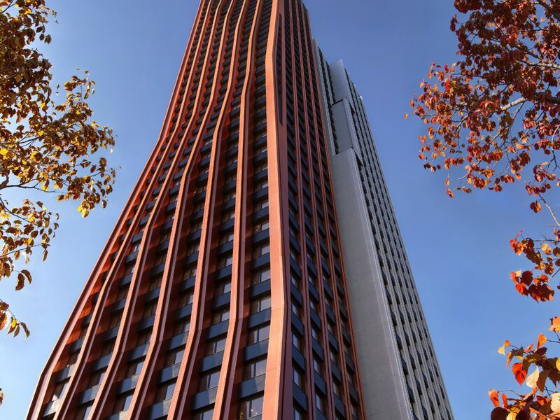 Выразительный силуэт корпуса.