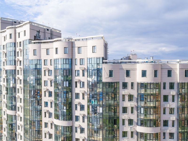 ЖК «Панорама Сколково». Монолитный корпус переменной этажности. Аэрофотосъемка. Фото от 18.07.2017 г.
