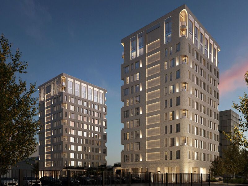 Дома соединены внутренним двором с водным объектом и садами.