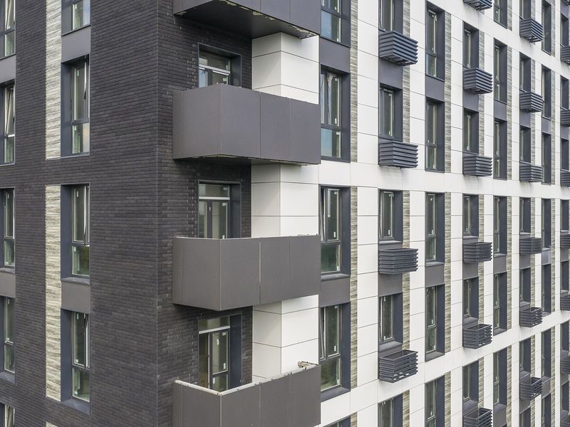 Отделка фасада, остекление, балконы. Фото от 21.05.2019 г.