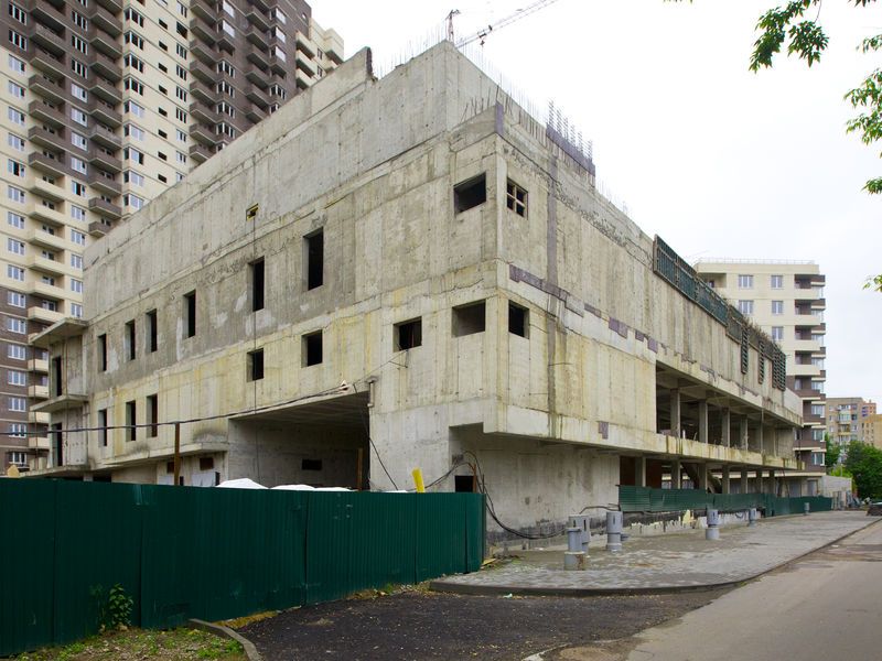 Строящийся ТЦ. Фото от 14.06.2017г.